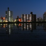 川向こうは別天地